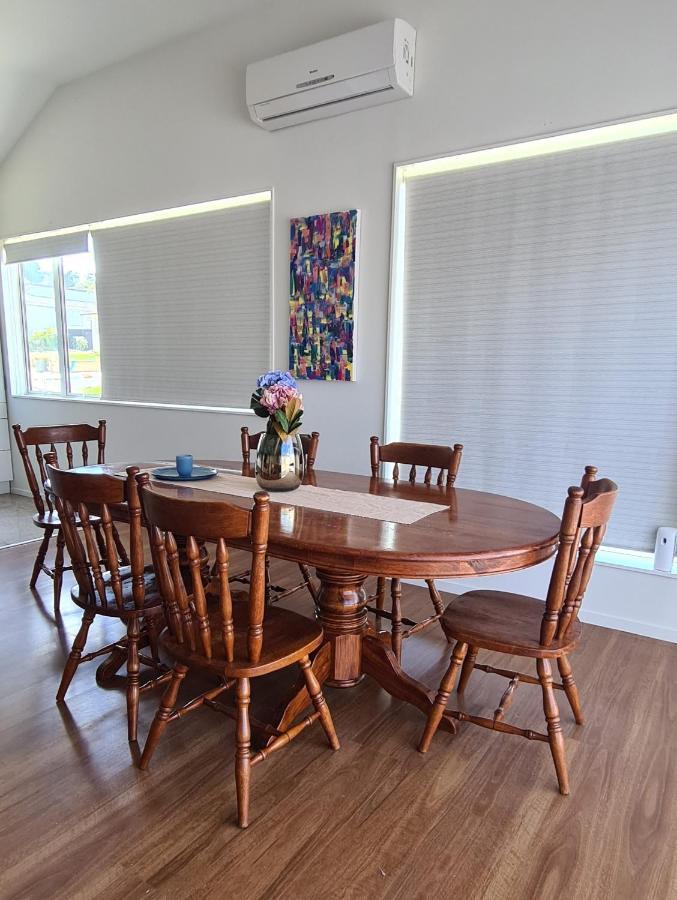 This Fabulous, Single-Level 3 Plus 1 Small Room With Folding Sofa Home 奥克兰 外观 照片